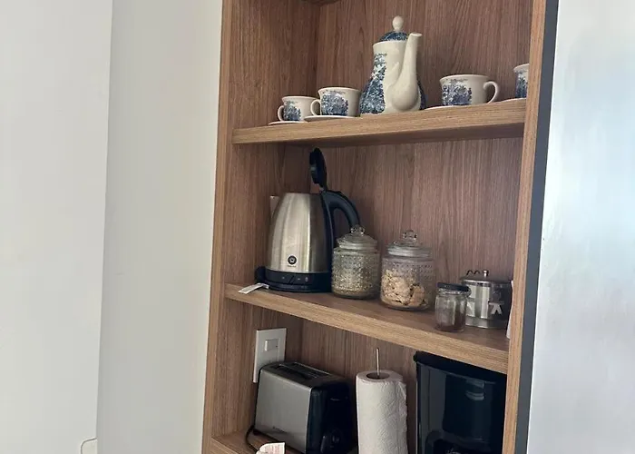 M O R A 1 Home & Office
