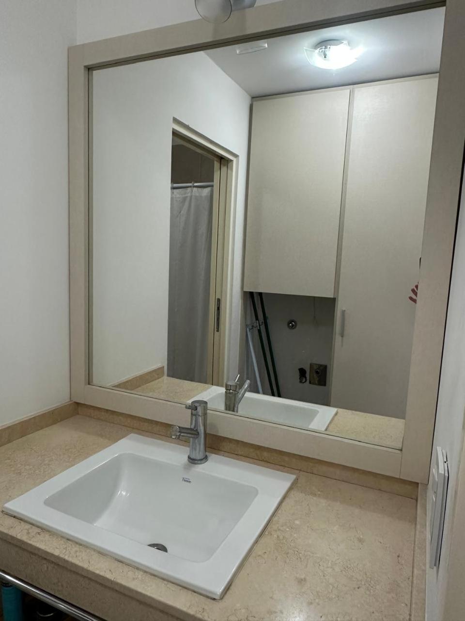 M O R A 1 & Office Apartment